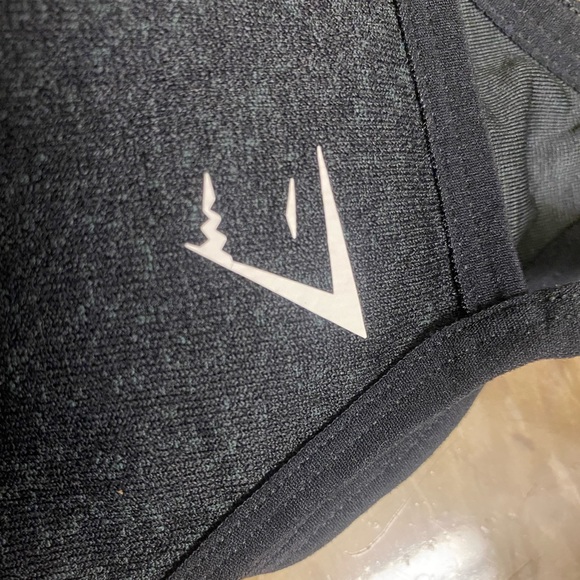 COPY - Gymshark sports bra size xs never worn - Picture 2 of 3